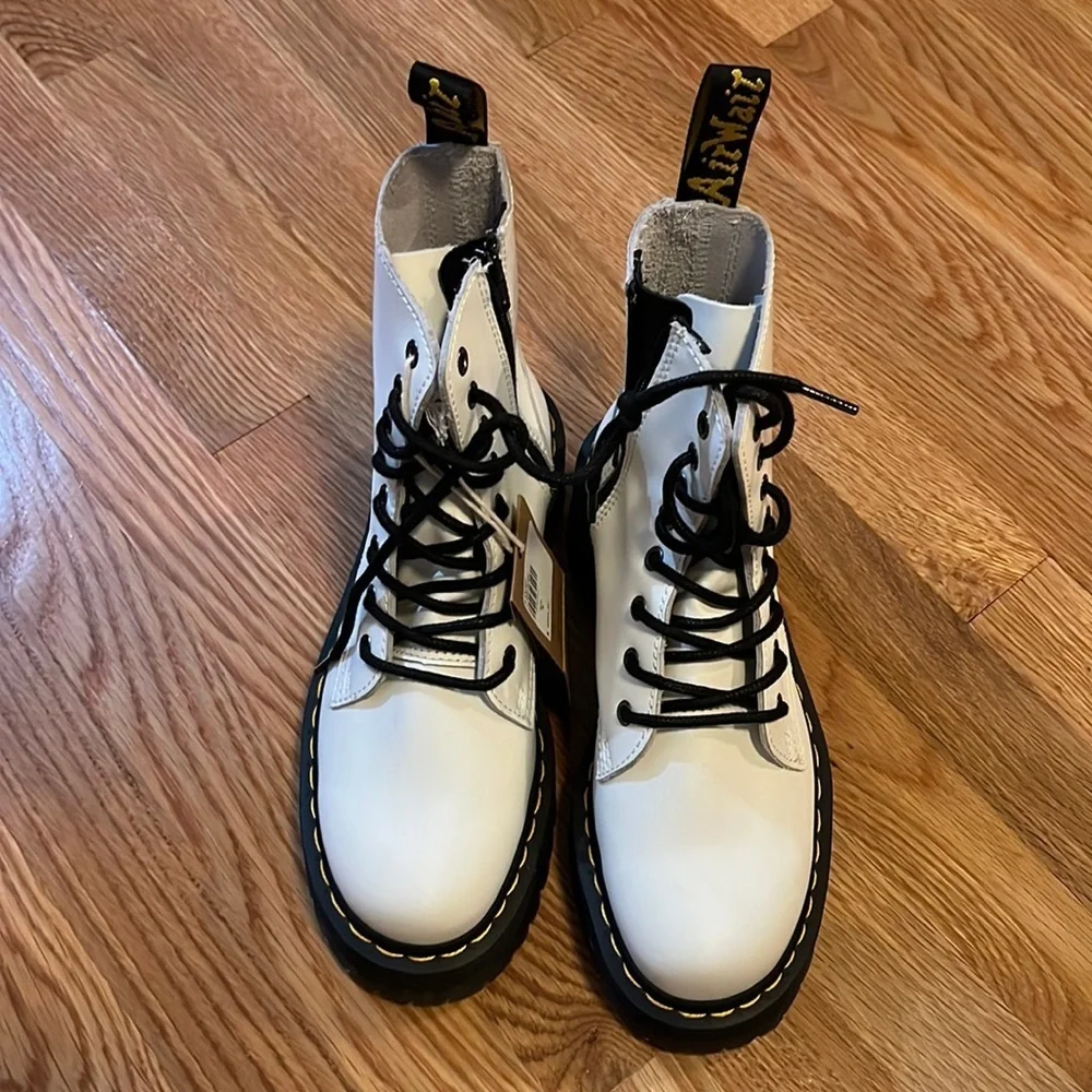 SALE NWT Dr Martens Jadon Smooth Leather Platform Boots White Size 8